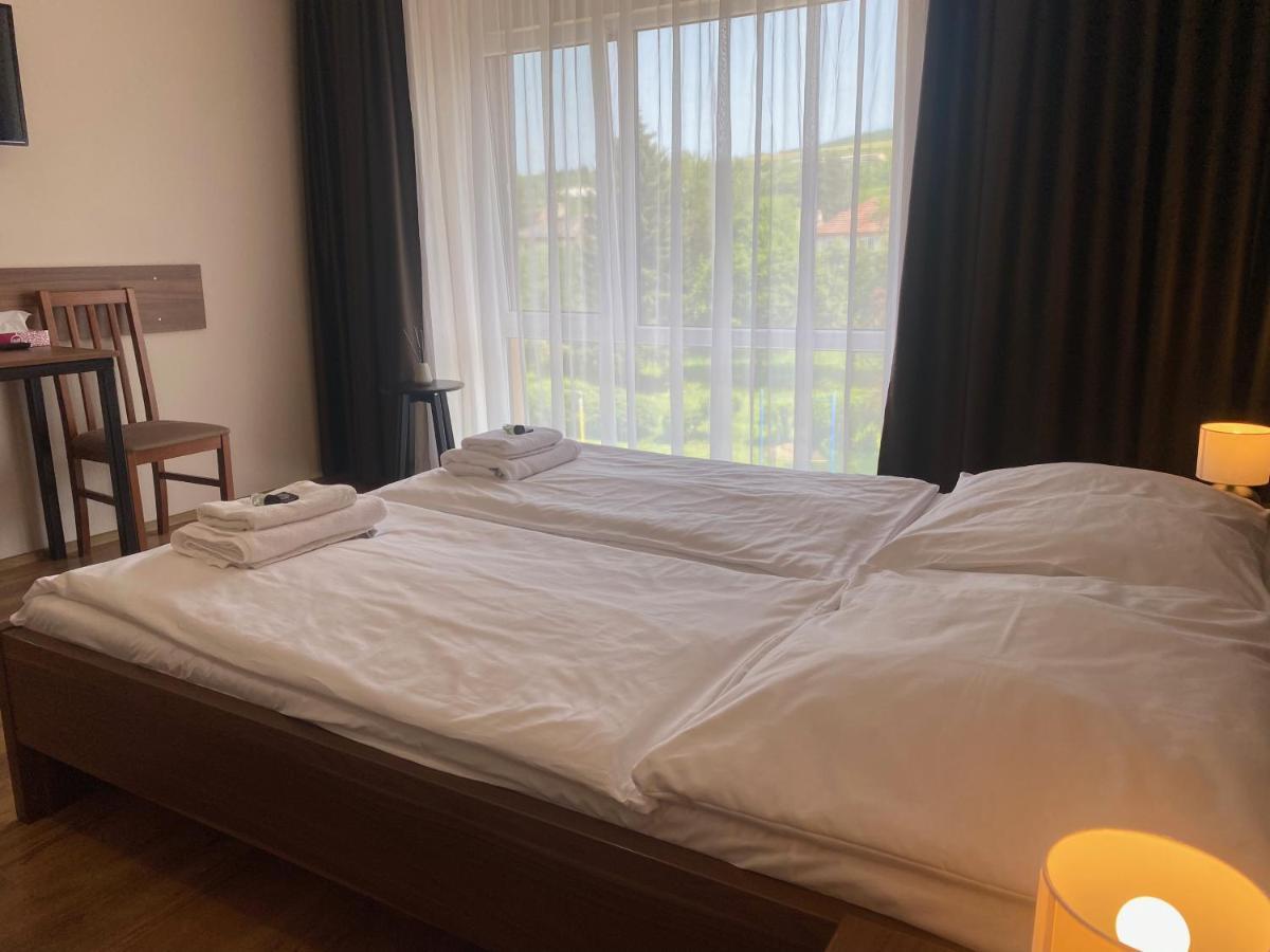Hotel Aréna Brumov Esterno foto